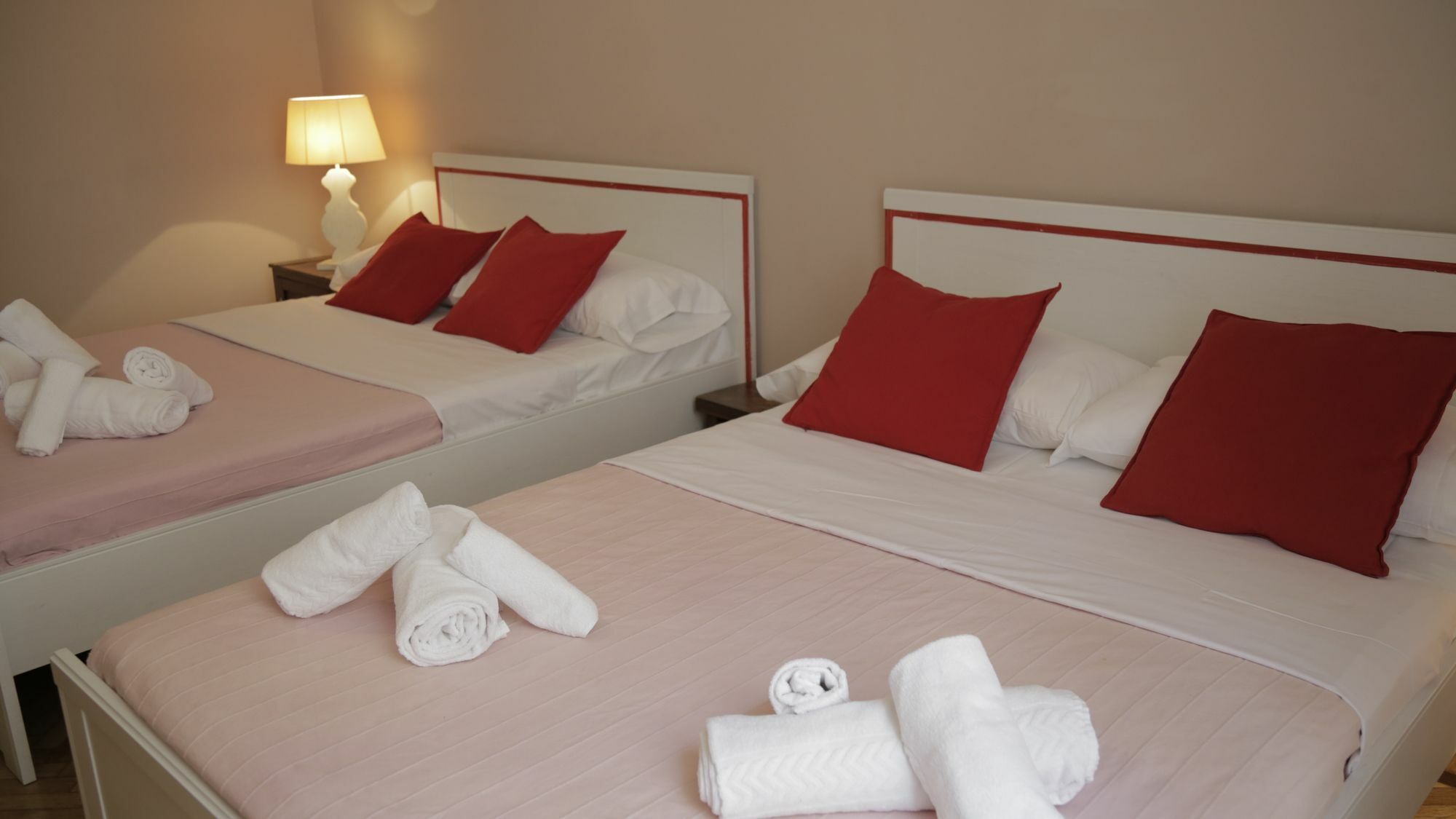 Coral Guest House ローマ エクステリア 写真